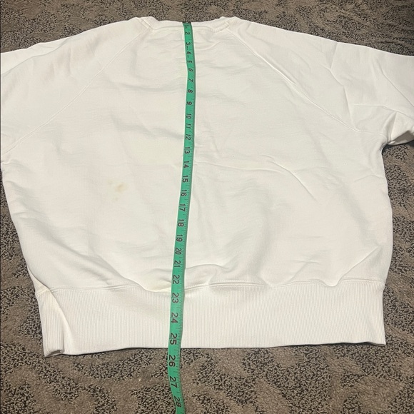 Ami limited edition white sweatshirt. Worn once. Authentic-See measurements - Picture 9 of 11